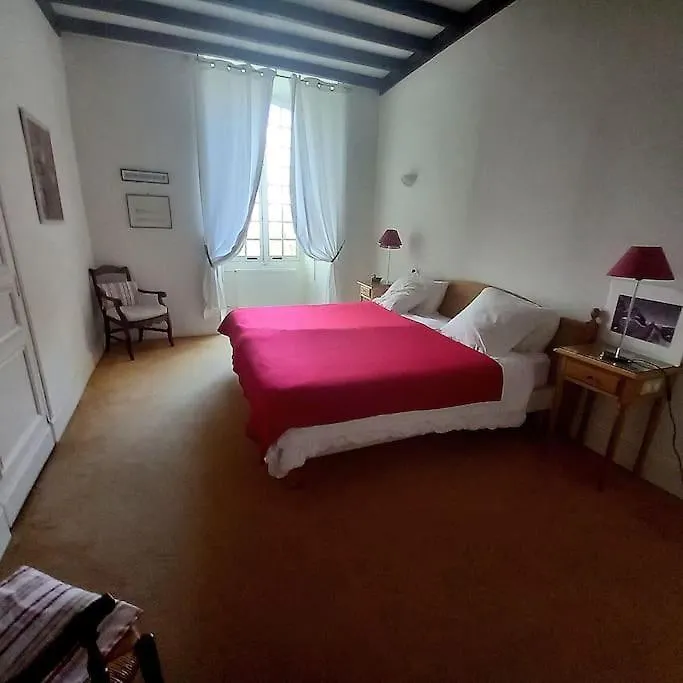 Chateau Tour Du XIII Siecle Gazaupouy 0*,  Francia